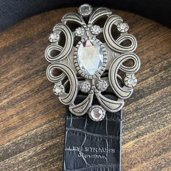 Levi Strauss Black Leather Belt with Silver Buckle, Size X-LARGE. - Picture 6 of 6